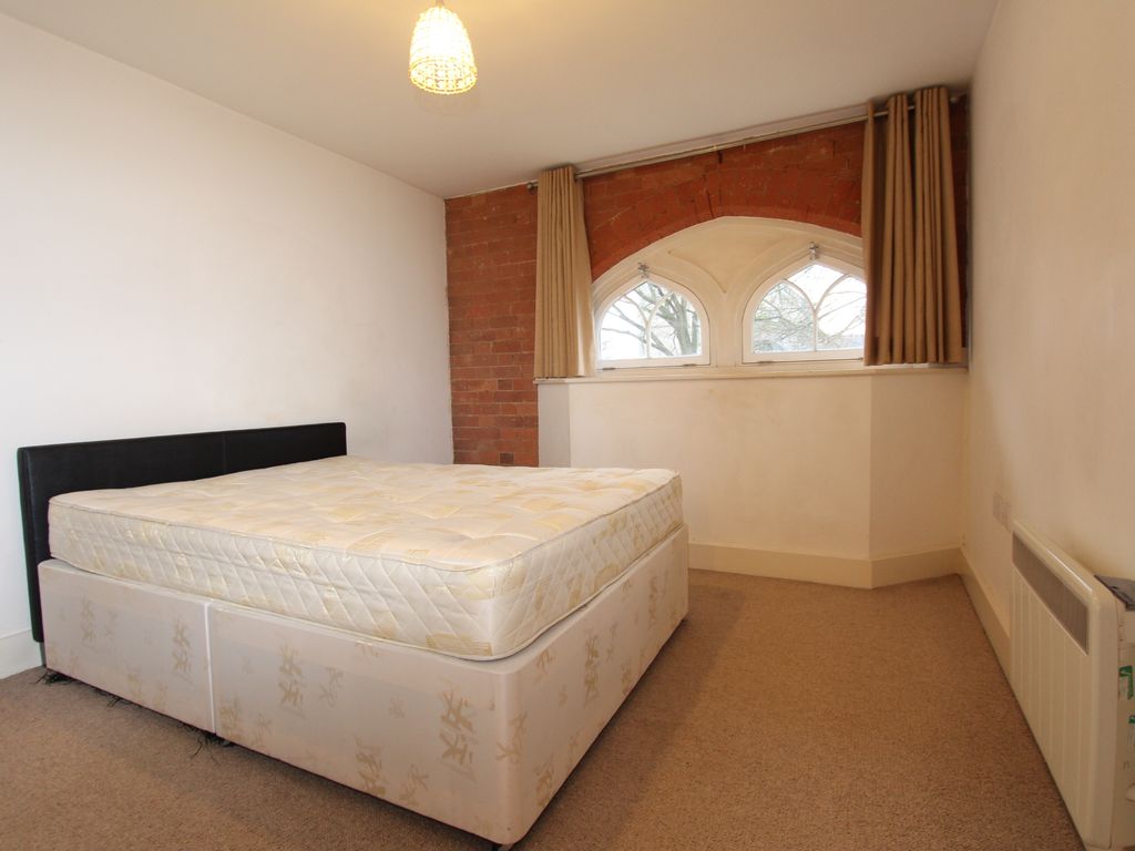 2 bed flat to rent in The Manor Centre Church Street, Beeston NG9, £1,100 pcm