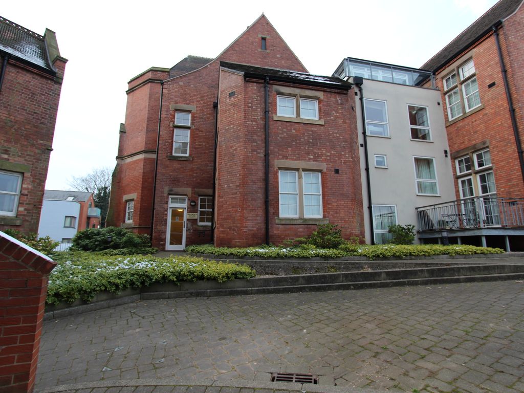 2 bed flat to rent in The Manor Centre Church Street, Beeston NG9, £1,100 pcm
