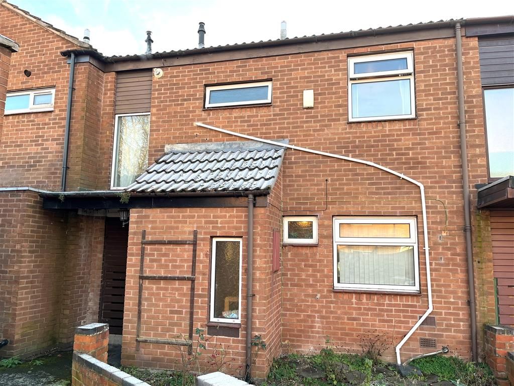 3 bed property to rent in Healey Close, Nottingham NG2, £975 pcm