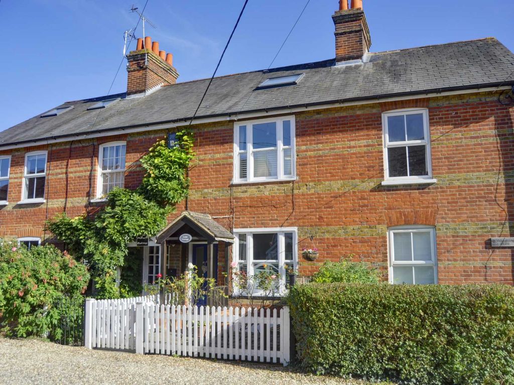 3 bed cottage to rent in Graham Road, Cookham SL6, £2,250 pcm