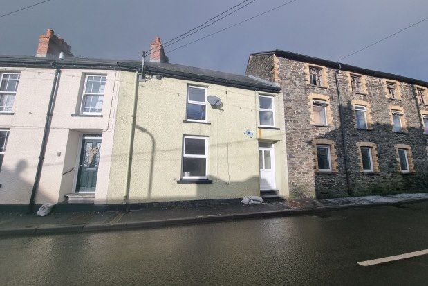2 bed property to rent in Lewis Street, Llandysul SA44, £650 pcm