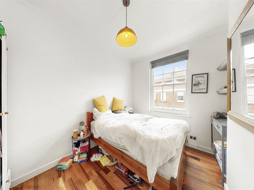 2 bed flat for sale in Shepton Houses, Welwyn Street, Bethnal Green E2, £580,000