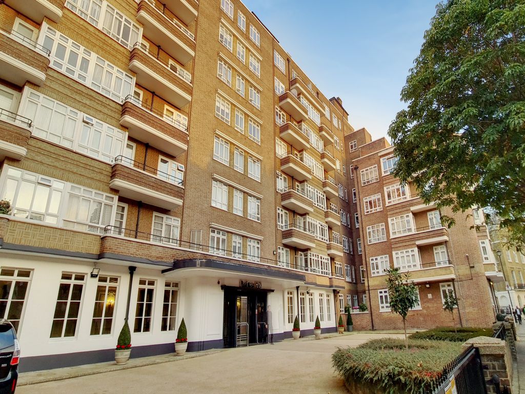 2 bed flat for sale in Portsea Place, London W2, £900,000