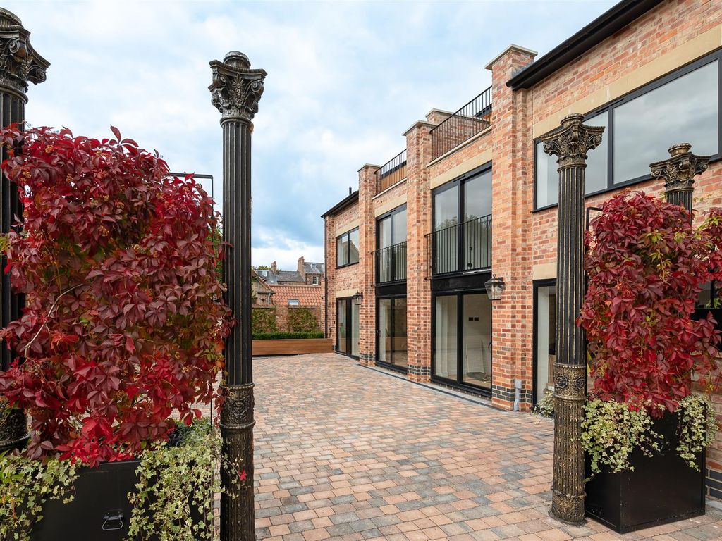 3 bed town house for sale in 7 Marygate Mews, Bootham, York YO30, £795,000