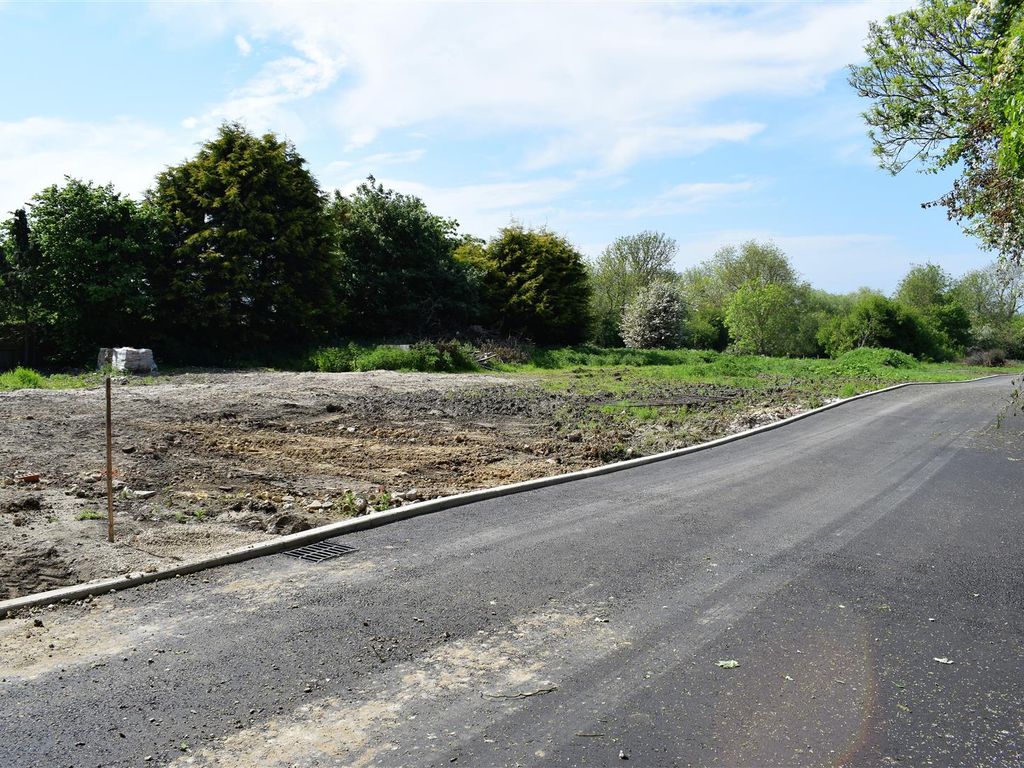 Land for sale in Brigg Road, Wrawby DN20, £115,000