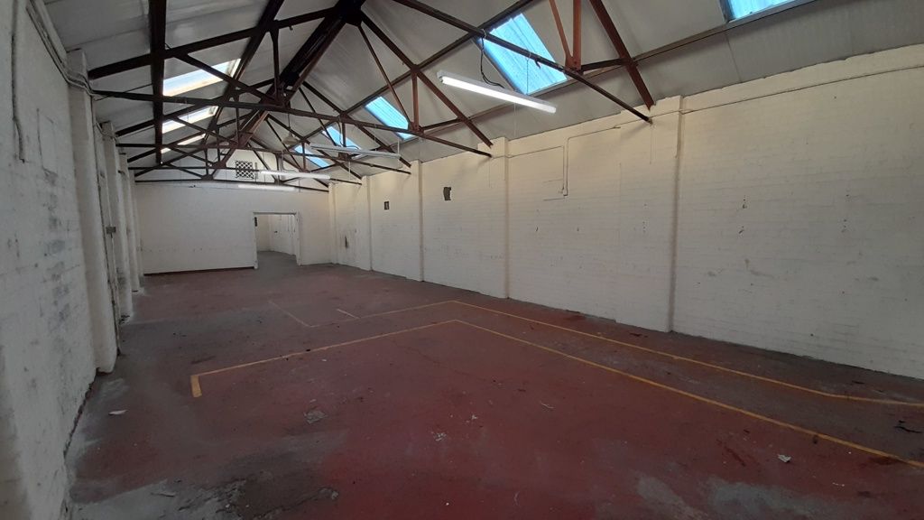 Industrial to let in Kingston Industrial Estate, English Street, Hull, East Yorkshire HU3, £5,500 pa