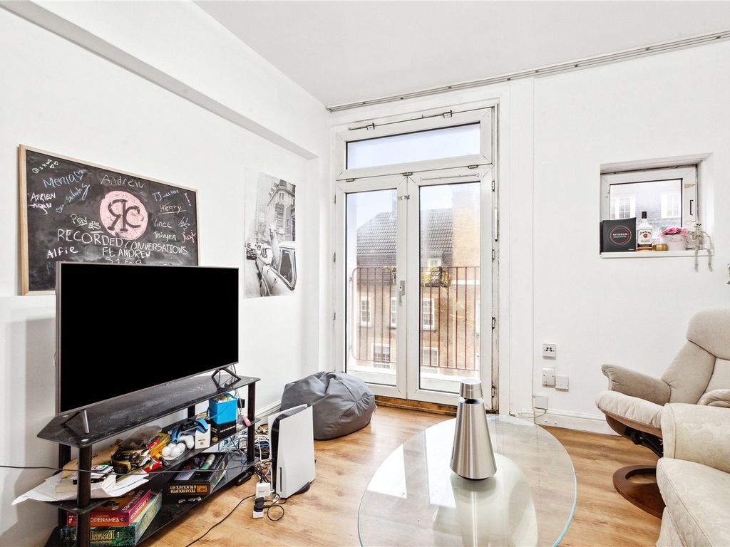 2 bed flat for sale in Augustus Street, London NW1, £400,000