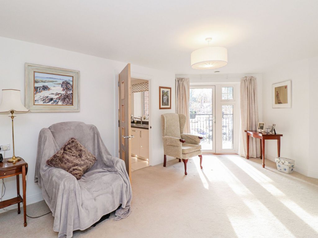 1 bed flat for sale in Marple Lane, Chalfont St. Peter, Gerrards Cross SL9, £425,000