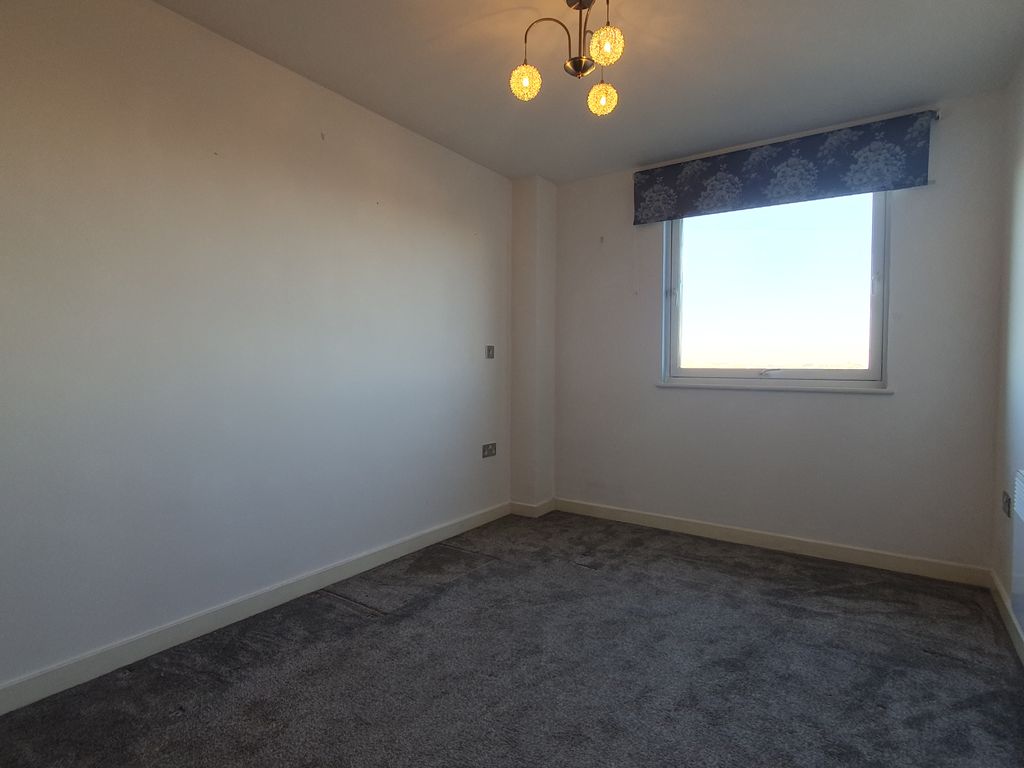2 bed flat to rent in Roma House, Cardiff Bay CF11, £1,300 pcm