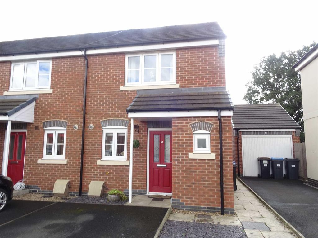 2 bed semi-detached house to rent in Kinross Way, Hinckley LE10, £800 pcm
