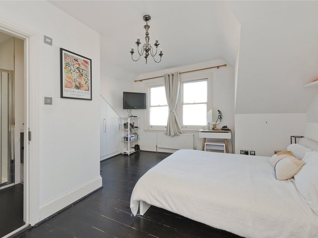 2 bed flat for sale in Streatley Road, London NW6, £799,950