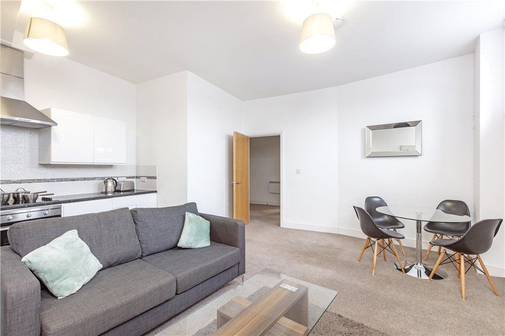 1 bed flat to rent in Warple Way, Acton W3, £1,600 pcm