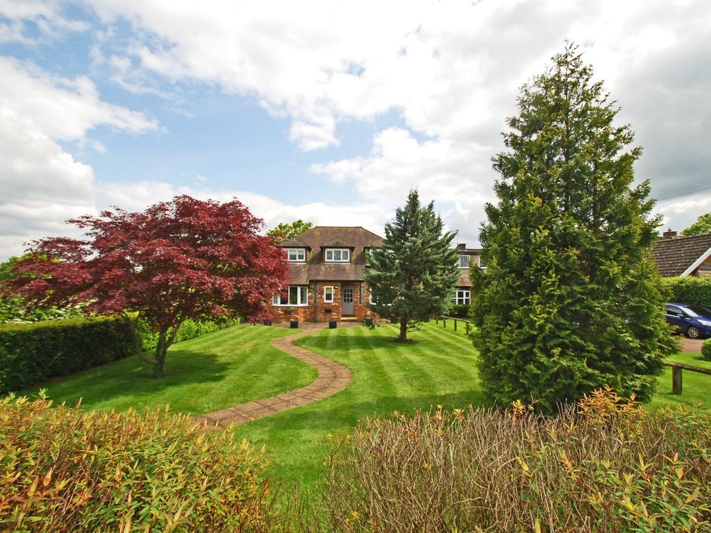 4 bed detached house for sale in Chalfont Road, Seer Green, Buckinghamshire HP9, £1,225,000
