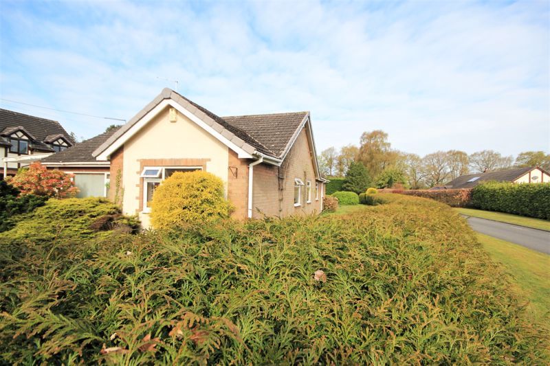 5 bed detached bungalow for sale in Twemlows Avenue, Higher Heath, Whitchurch SY13, £340,000