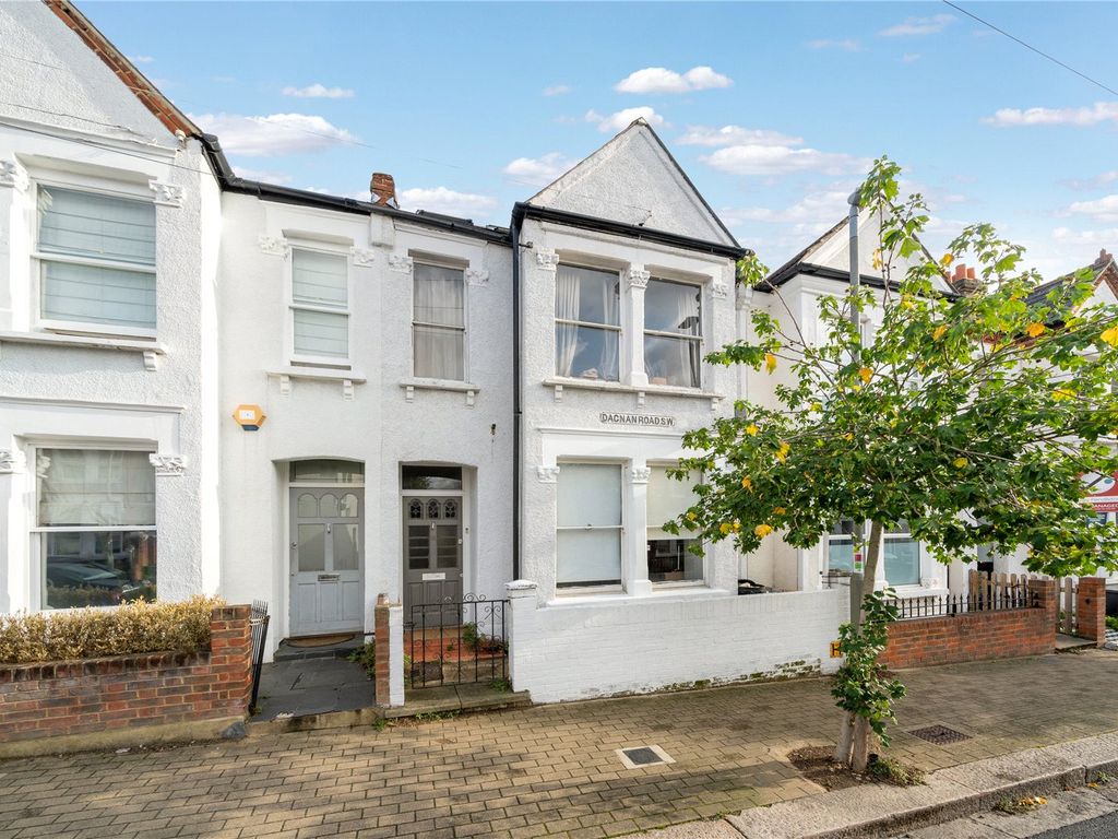4 bed terraced house for sale in Dagnan Road, London SW12, £1,050,000