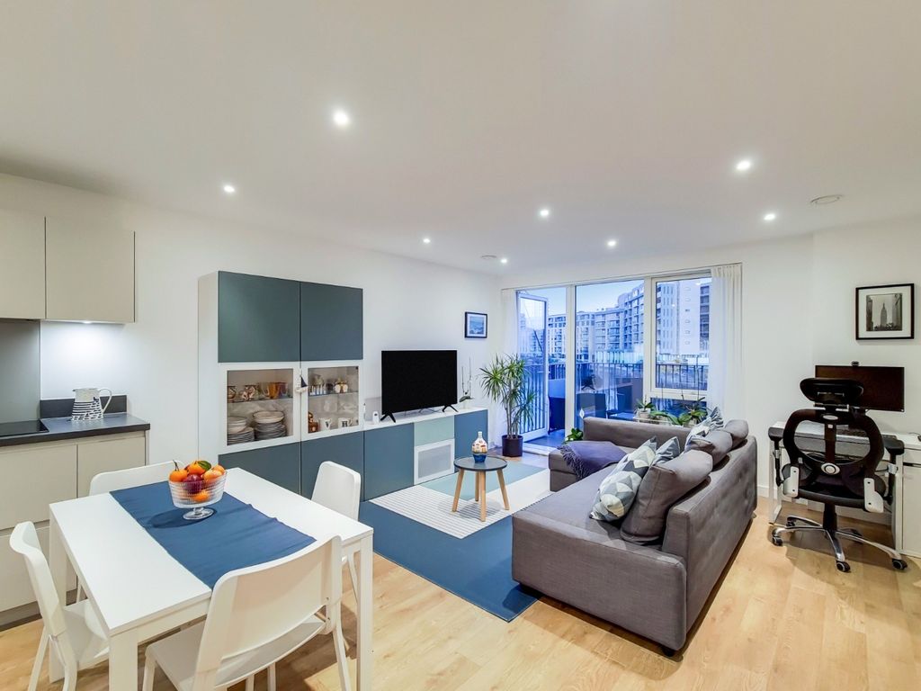 1 bed flat for sale in Deckhouse Court, Cofferdam Way, London SE8, £445,000