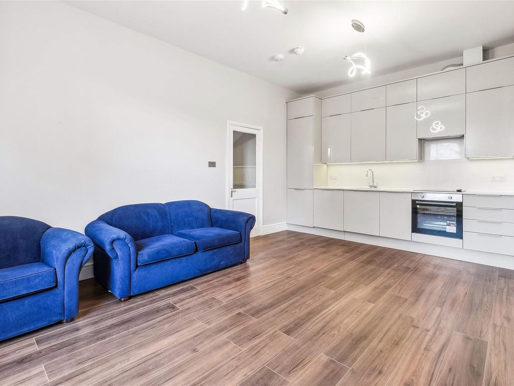 2 bed flat to rent in Lambert Road, London SW2, £1,846 pcm