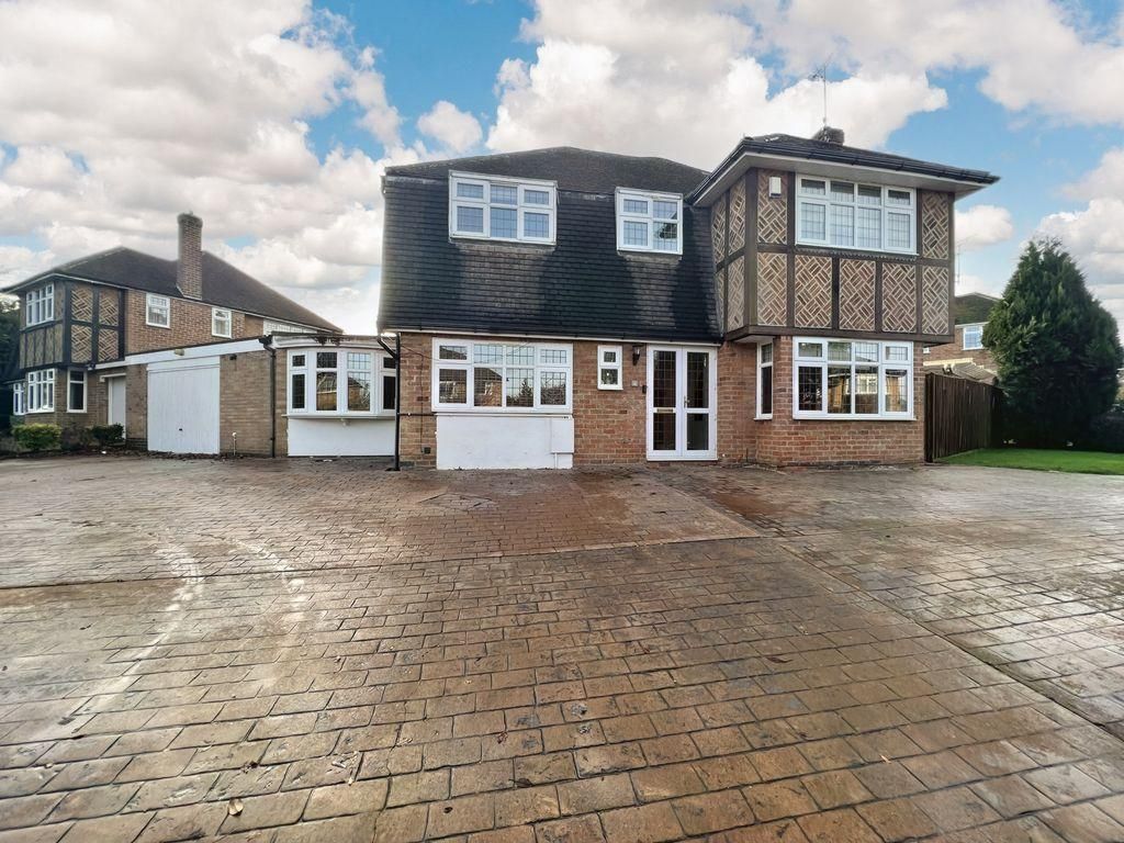 4 bed detached house for sale in Copse Close, Oadby LE2, £625,000