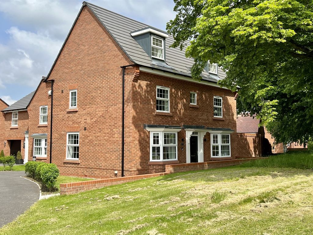 4 bed detached house for sale in Stanneylands Road, Wilmslow SK9, £575,000
