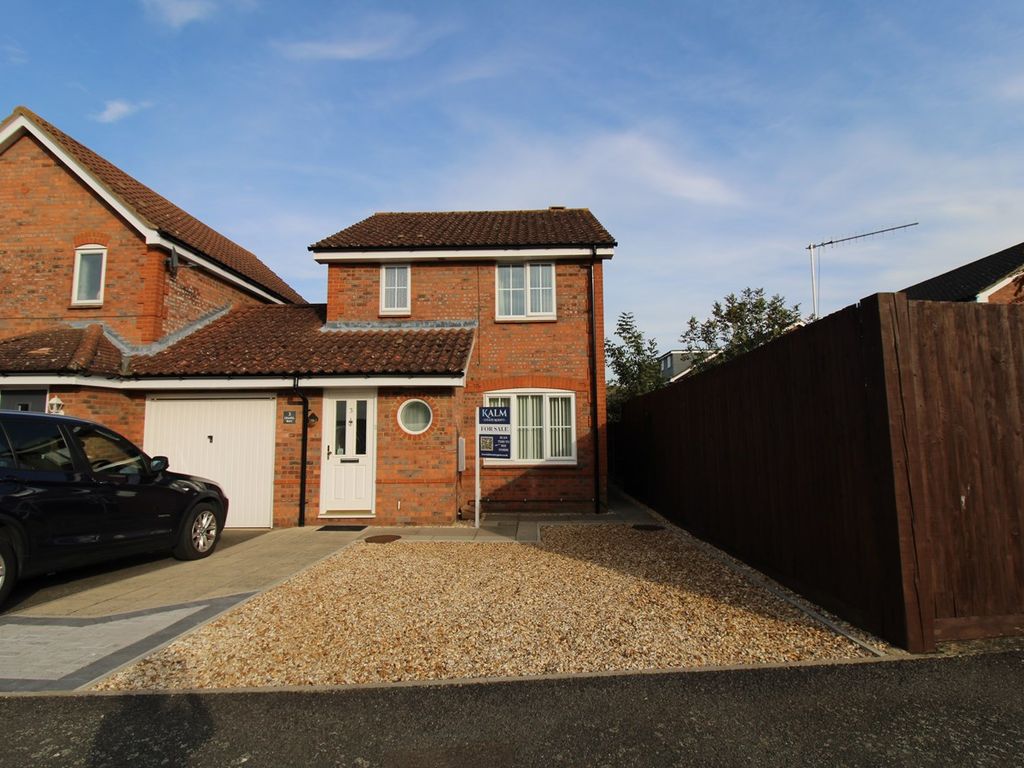 3 bed link-detached house for sale in Chapel Way, Henlow SG16, £425,000
