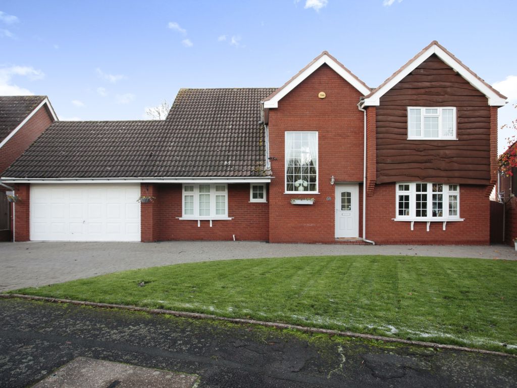 4 bed detached house for sale in Cherryfield Close, Hartshill, Nuneaton CV10, £600,000