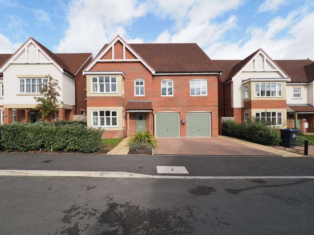 5 bed detached house for sale in Wildflower Rise, Mansfield NG18, £500,000