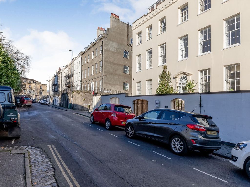 2 bed flat for sale in Clifton Road, Clifton, Bristol BS8, £400,000