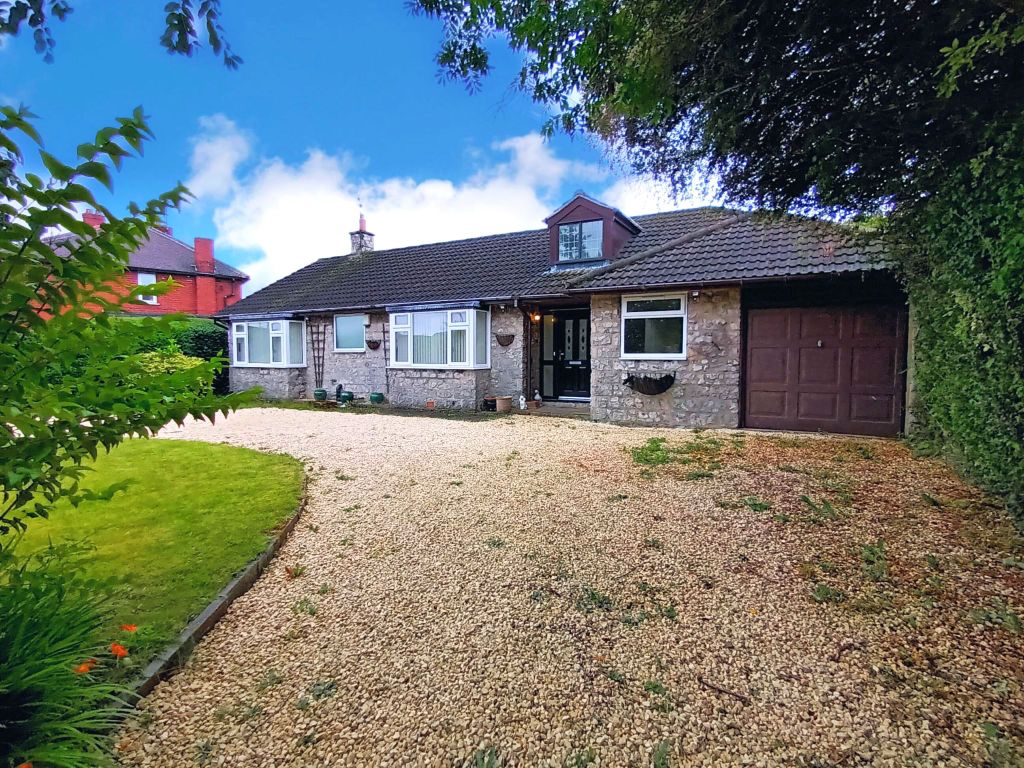 4 bed detached bungalow for sale in Aughton Lane, Aston, Sheffield S26, £415,000