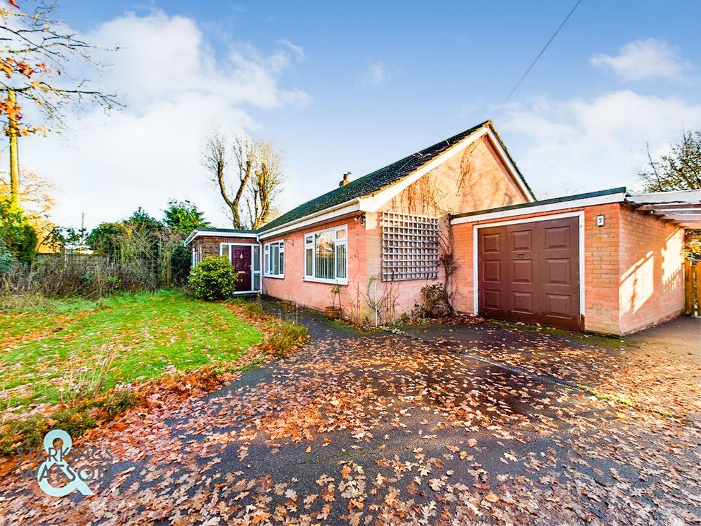 3 bed detached bungalow for sale in Mill Corner, Hingham, Norwich NR9, £350,000