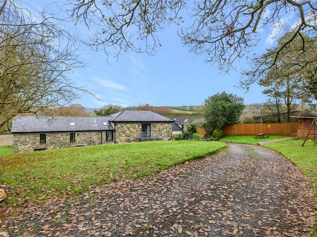 5 bed barn conversion for sale in Bray Shop, Callington, Cornwall PL17, £800,000