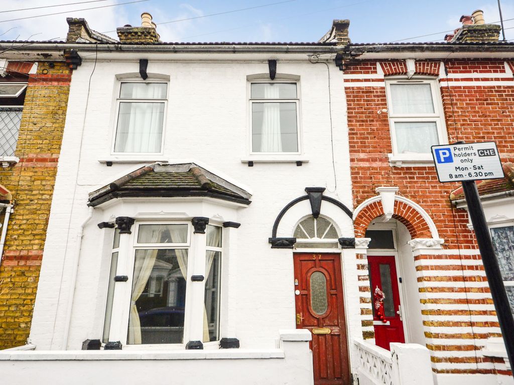 4 bed terraced house for sale in Elsham Road, London E11, £600,000