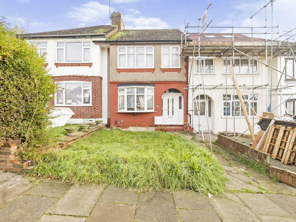 3 bed terraced house for sale in Ascension Road, Romford RM5, £400,000