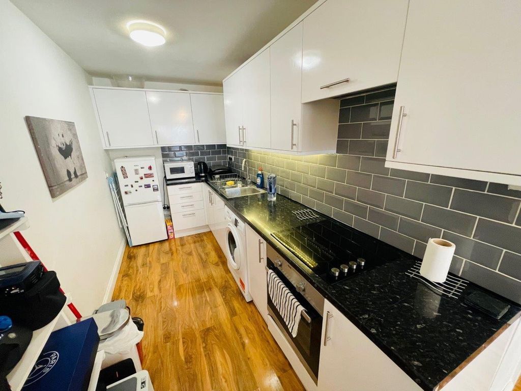 1 bed flat for sale in Casey Close, St Johns Wood NW8, £375,000