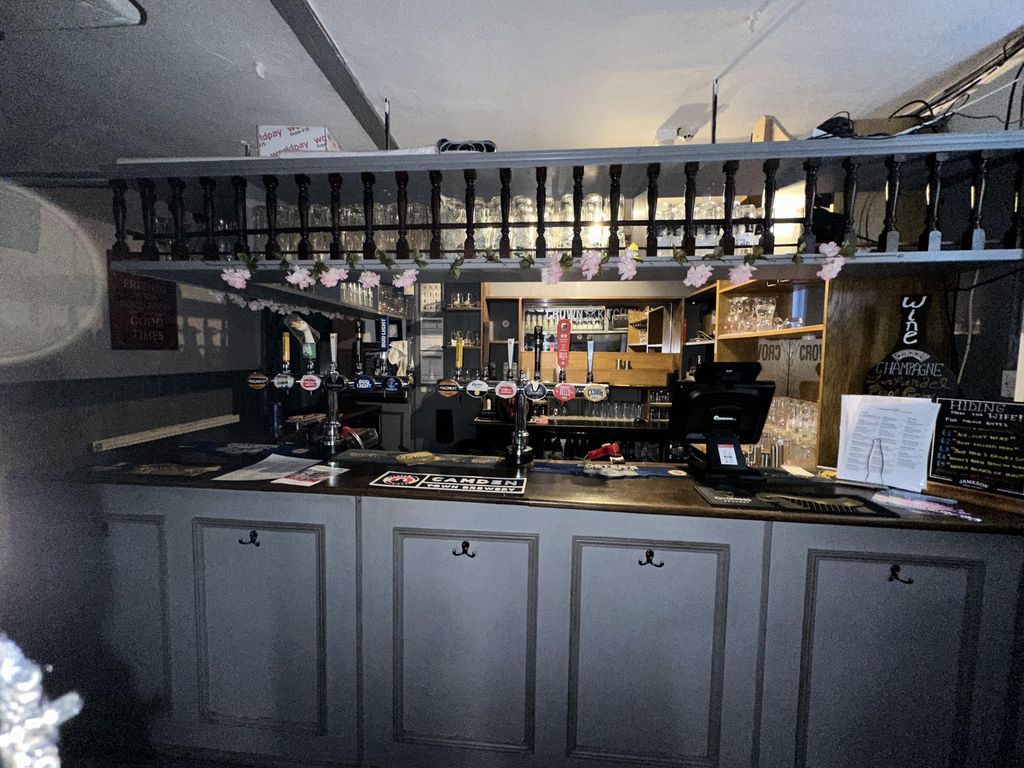 Pub/bar to let in Horton Road, Slough, Berkshire SL3, £30,000 pa