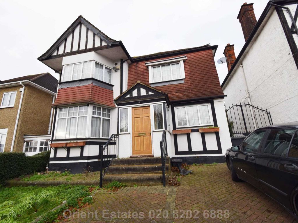 4 bed detached house for sale in Rundell Crescent, Hendon NW4, £1,100,000