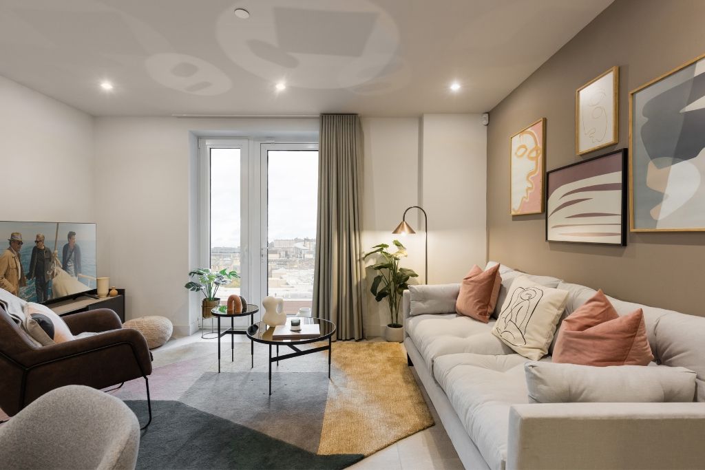 3 bed flat to rent in 2 Mcewan Walk, Edinburgh EH3, £3,300 pcm
