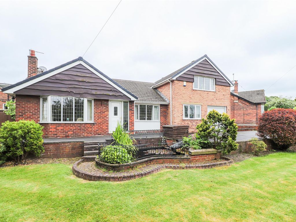 4 bed detached house for sale in Green Lane, Overton, Wakefield WF4, £440,000