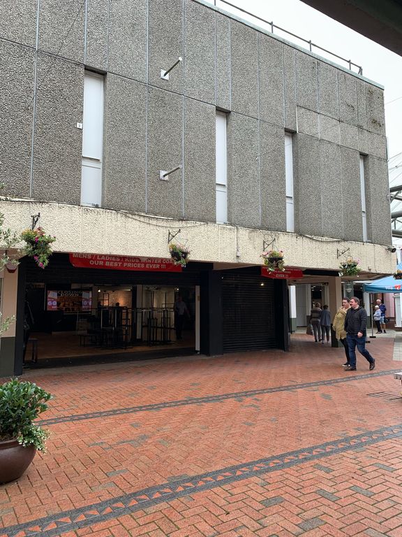 Retail premises to let in 10-11 New Market Walk, St. Tydfil Square Shopping Centre, Merthyr Tudful CF47, £30,000 pa