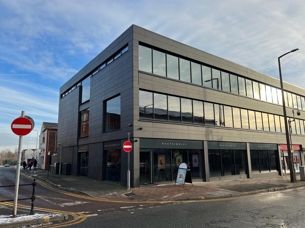 Commercial property to let in Bradshawgate, Bolton BL2, £3,600 pa
