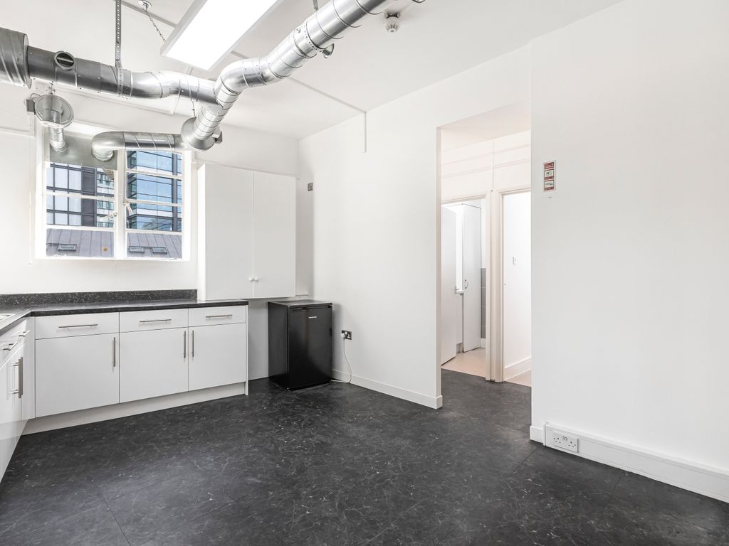 Office to let in London EC1V, £86,900 pa