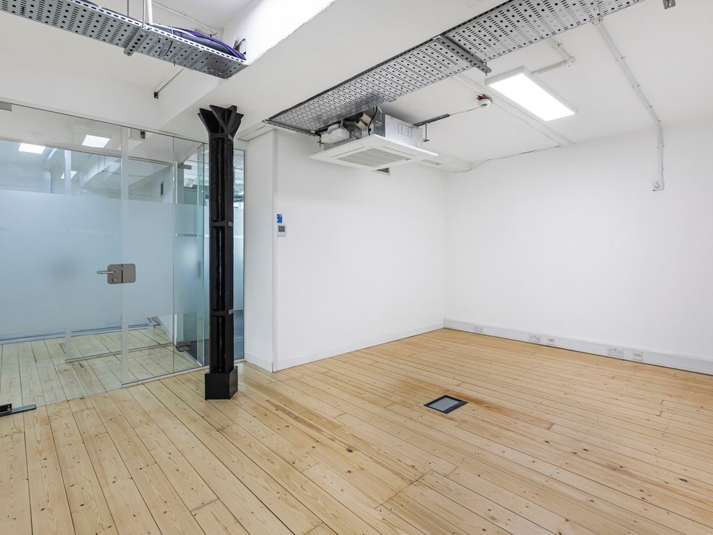 Office to let in London EC1V, £86,900 pa