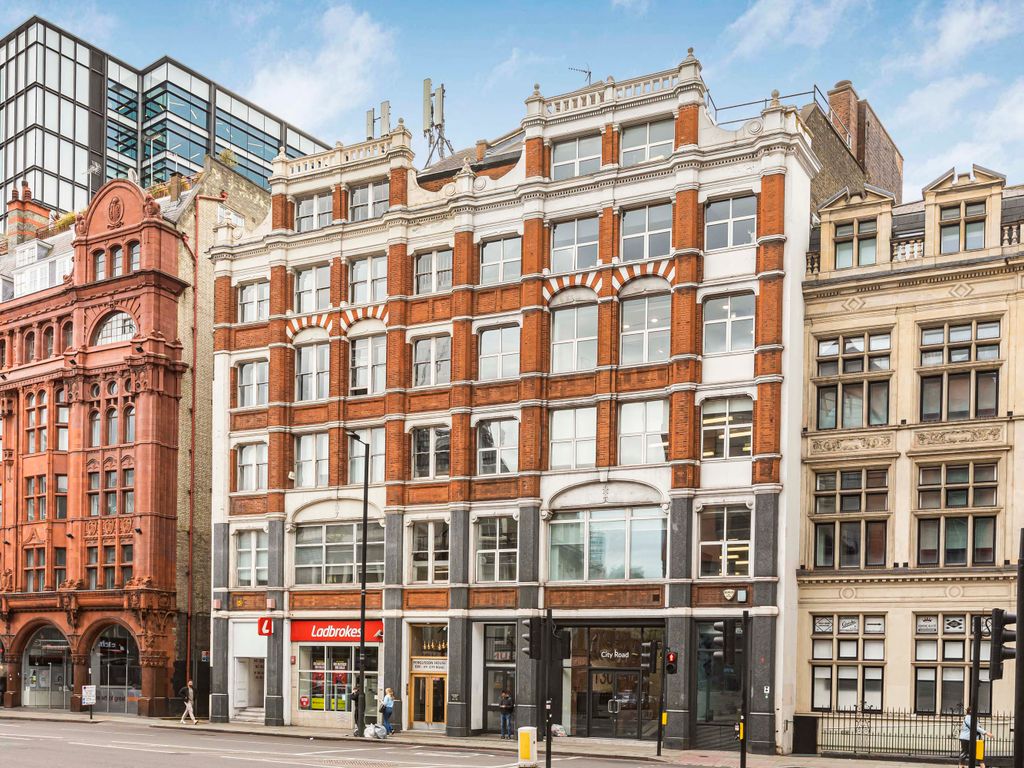 Office to let in London EC1V, £86,900 pa