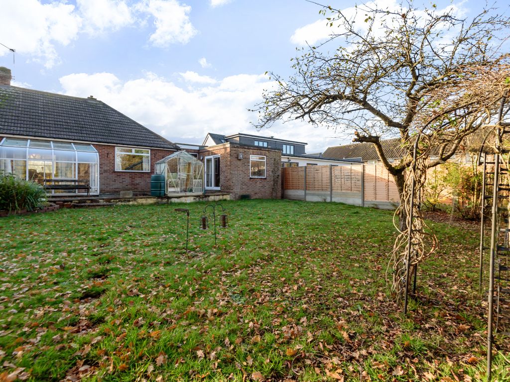 3 bed bungalow for sale in Hazel Way, Fetcham KT22, £599,950