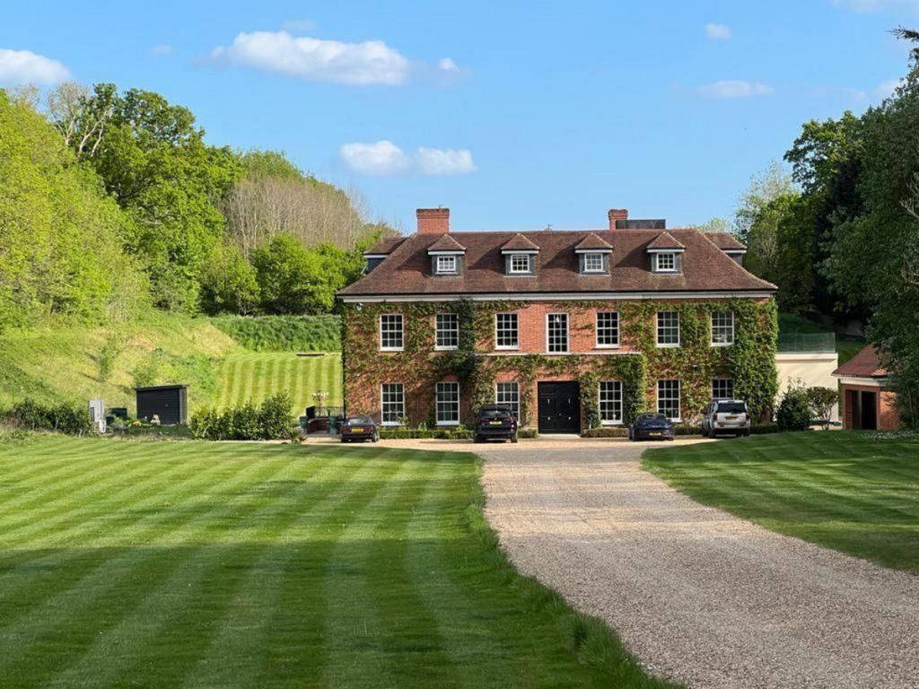 10 bed detached house for sale in Radlett, Hertfordshire WD7, £17,000,000