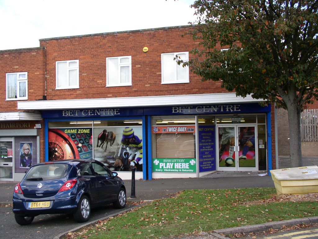 Retail premises to let in Wordsley Green Shopping Centre, Stourbridge DY8, £18,000 pa