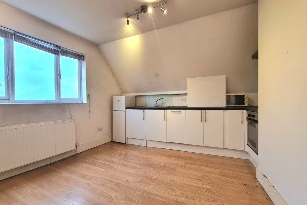 1 bed flat to rent in Rushey Green, London SE6, £1,200 pcm