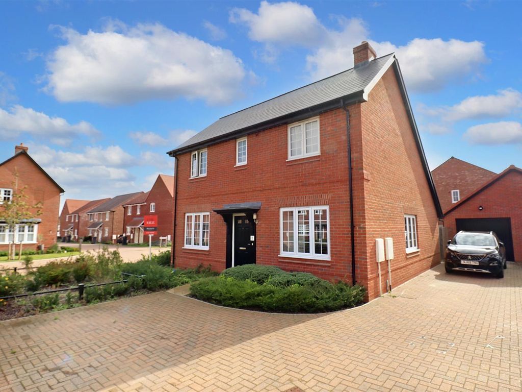 4 bed detached house for sale in Hurrell Close, Halstead CO9, £485,000
