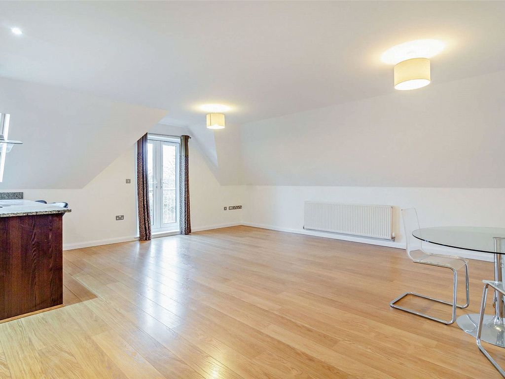 3 bed flat to rent in Regency Gate, 29 Queen Ediths Way, Cambridge, Cambridgeshire CB1, £2,100 pcm