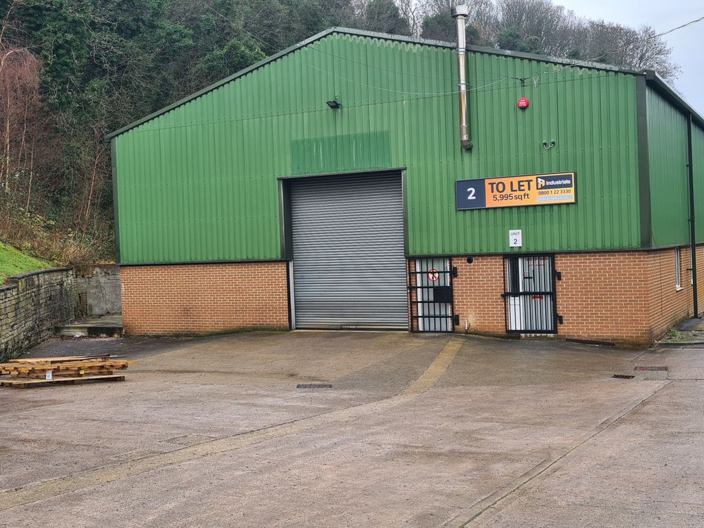 Warehouse to let in Brookfoot Lane, Brighouse HD6, £41,965 pa