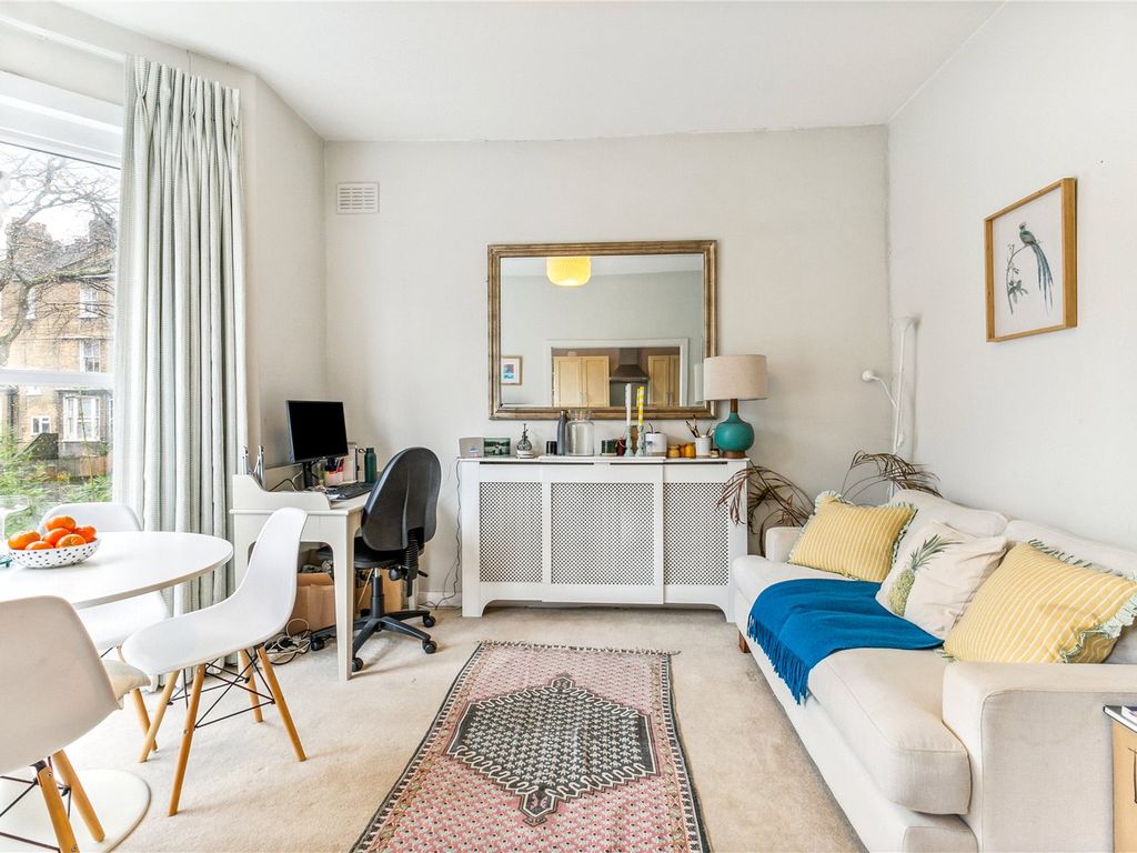 1 bed flat for sale in Kellett Road, London SW2, £380,000